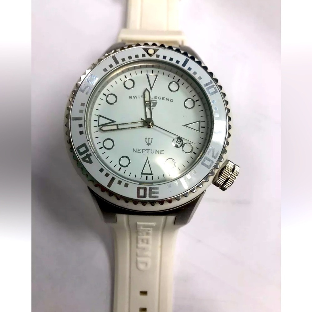 Swiss Legend Neptune 113011449 White Silicone Band Pre-Owned Watch
